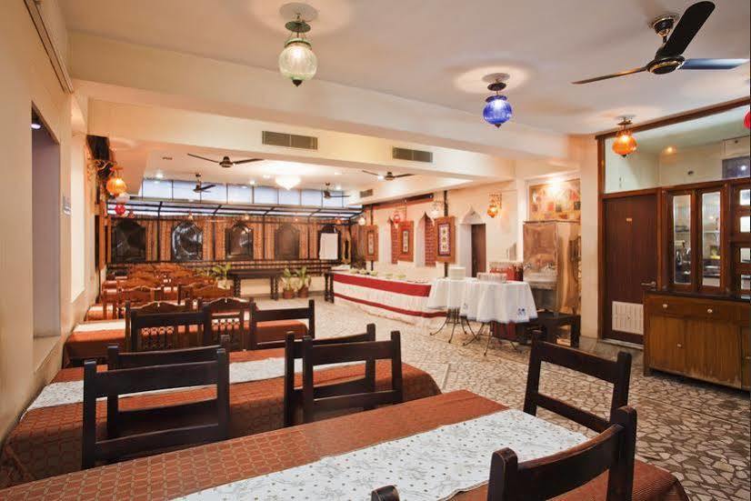 ג'ודפור Oyo 9900 Hotel Pioneer Plaza מראה חיצוני תמונה