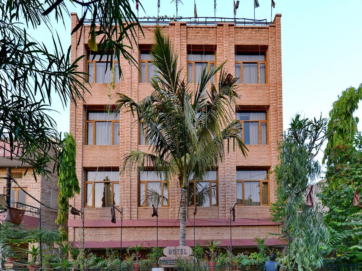 ג'ודפור Oyo 9900 Hotel Pioneer Plaza מראה חיצוני תמונה